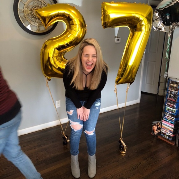 Meet the staff & the Poshing Peach ๐ค๐ - Picture 4 of 8